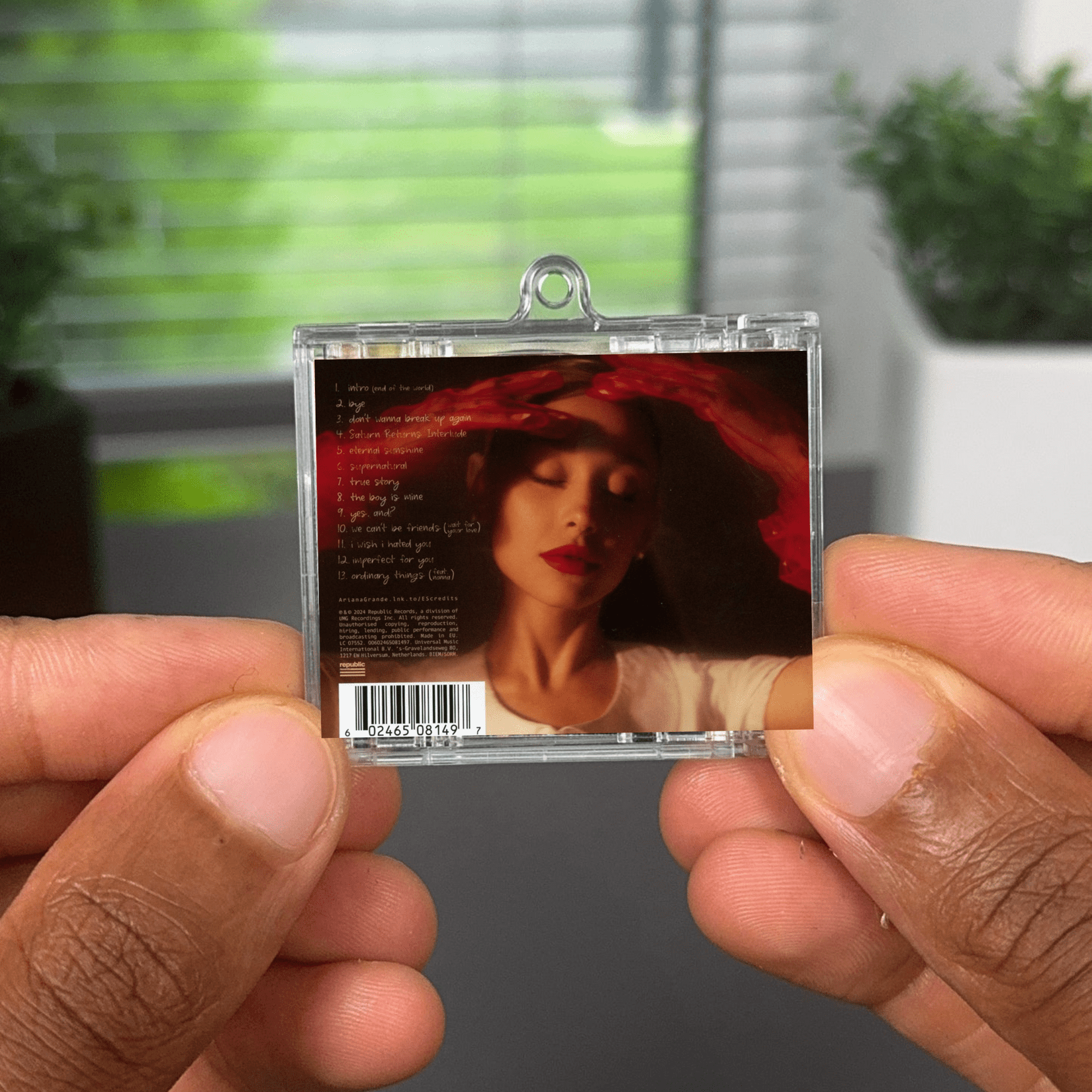 Ariana Grande llavero NFCs