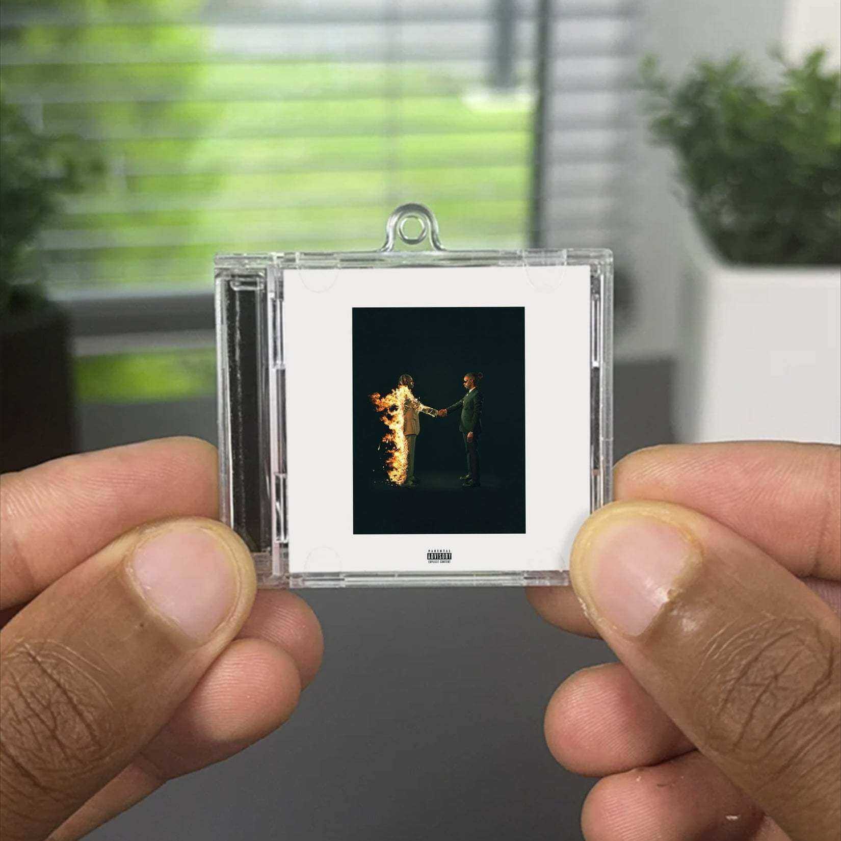 HEROES & VILLAINS llavero NFC