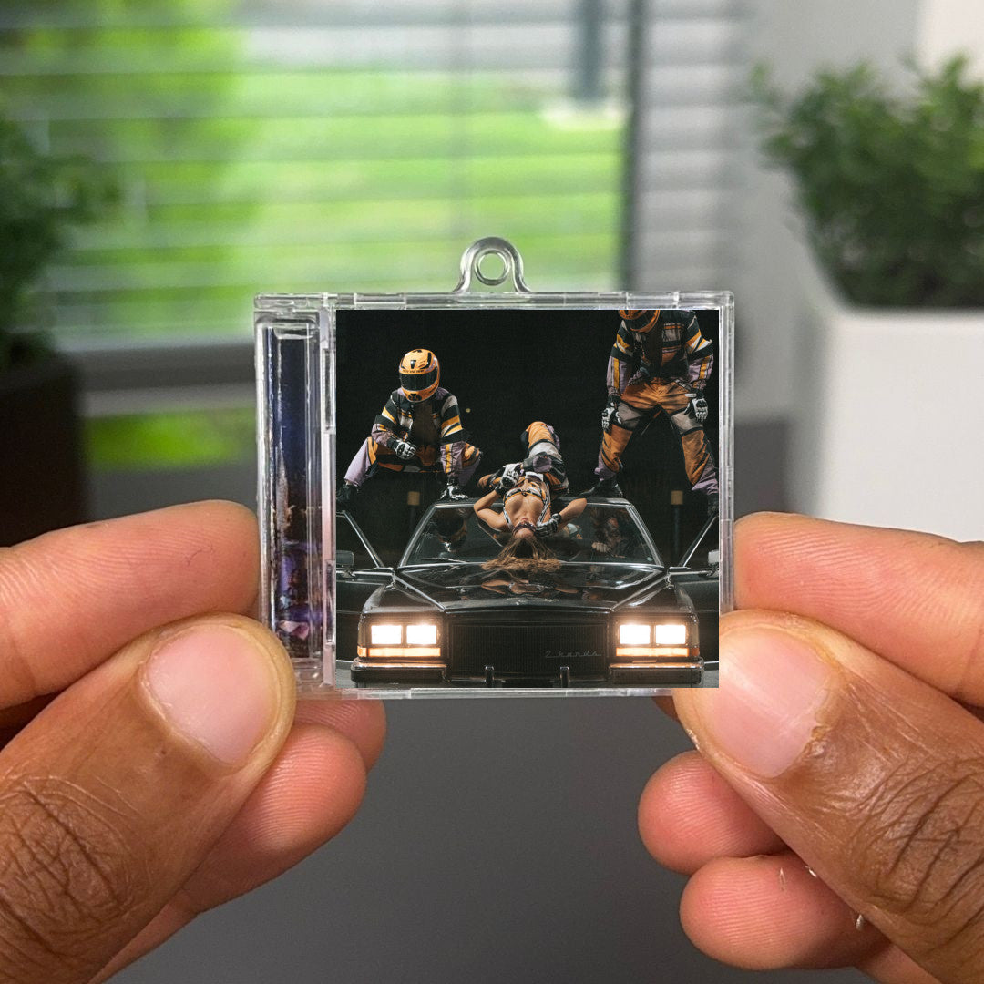 2 hands Albumtag