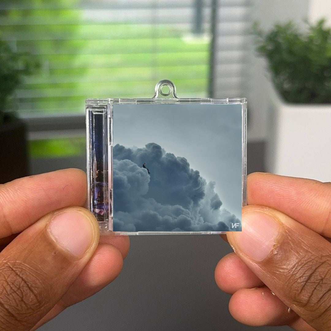 CLOUDS (THE MIXTAPE) llavero NFC