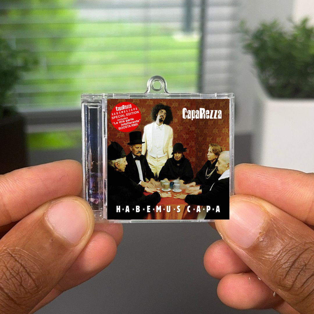 Habemus Capa llavero NFC