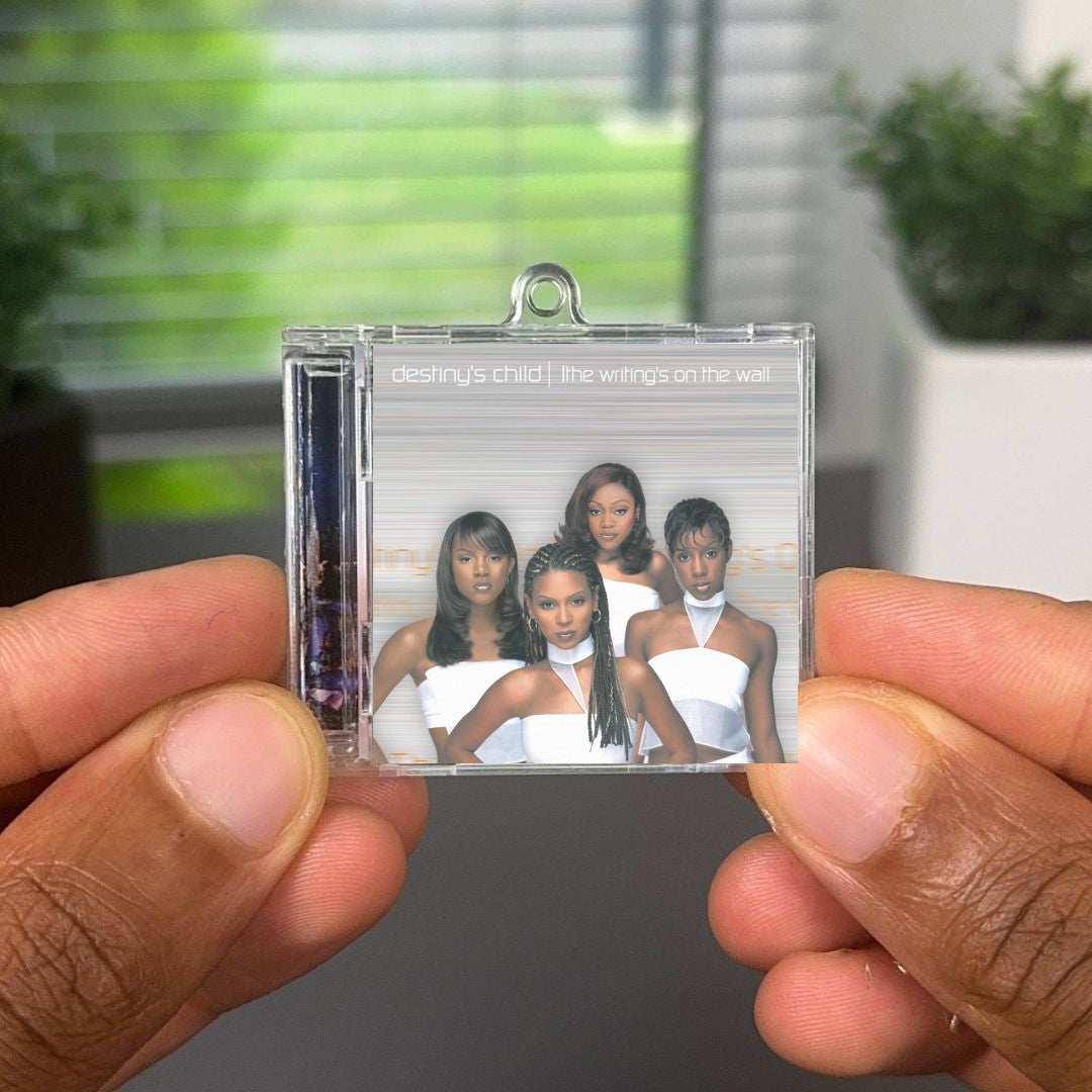 The Writing"s On The Wall llavero NFC