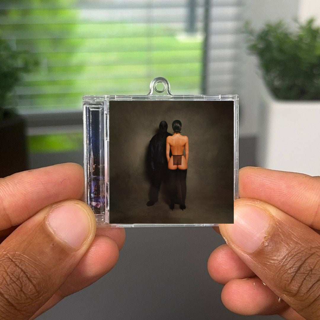 VULTURES 1 llavero NFC