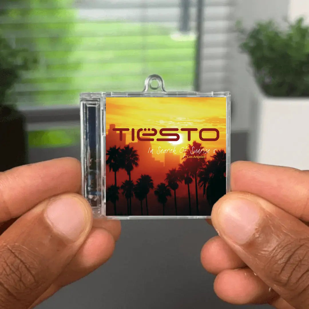 In Search of Sunrise 5 Mixed by Tiësto llavero NFC