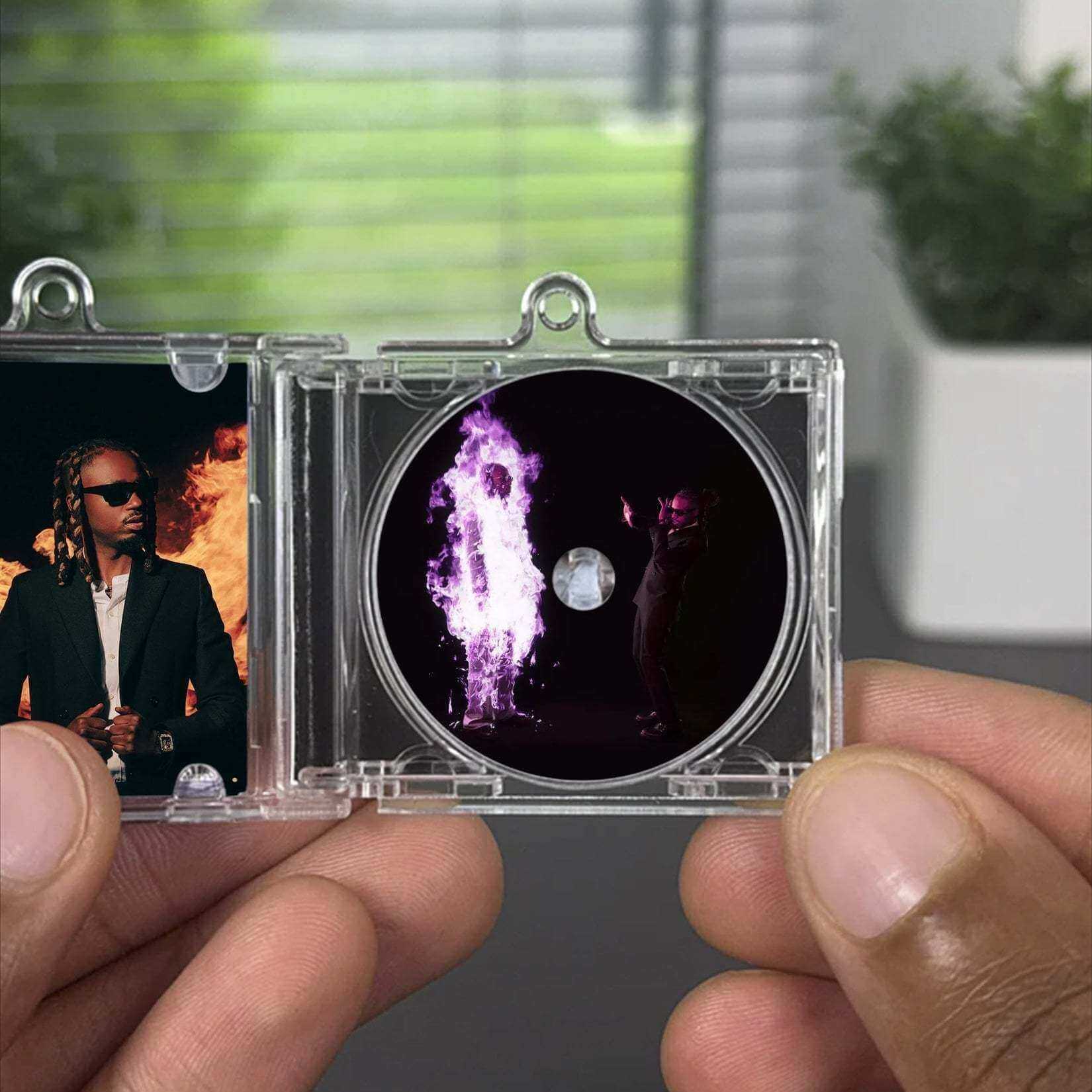 HEROES & VILLAINS NFC Keychain