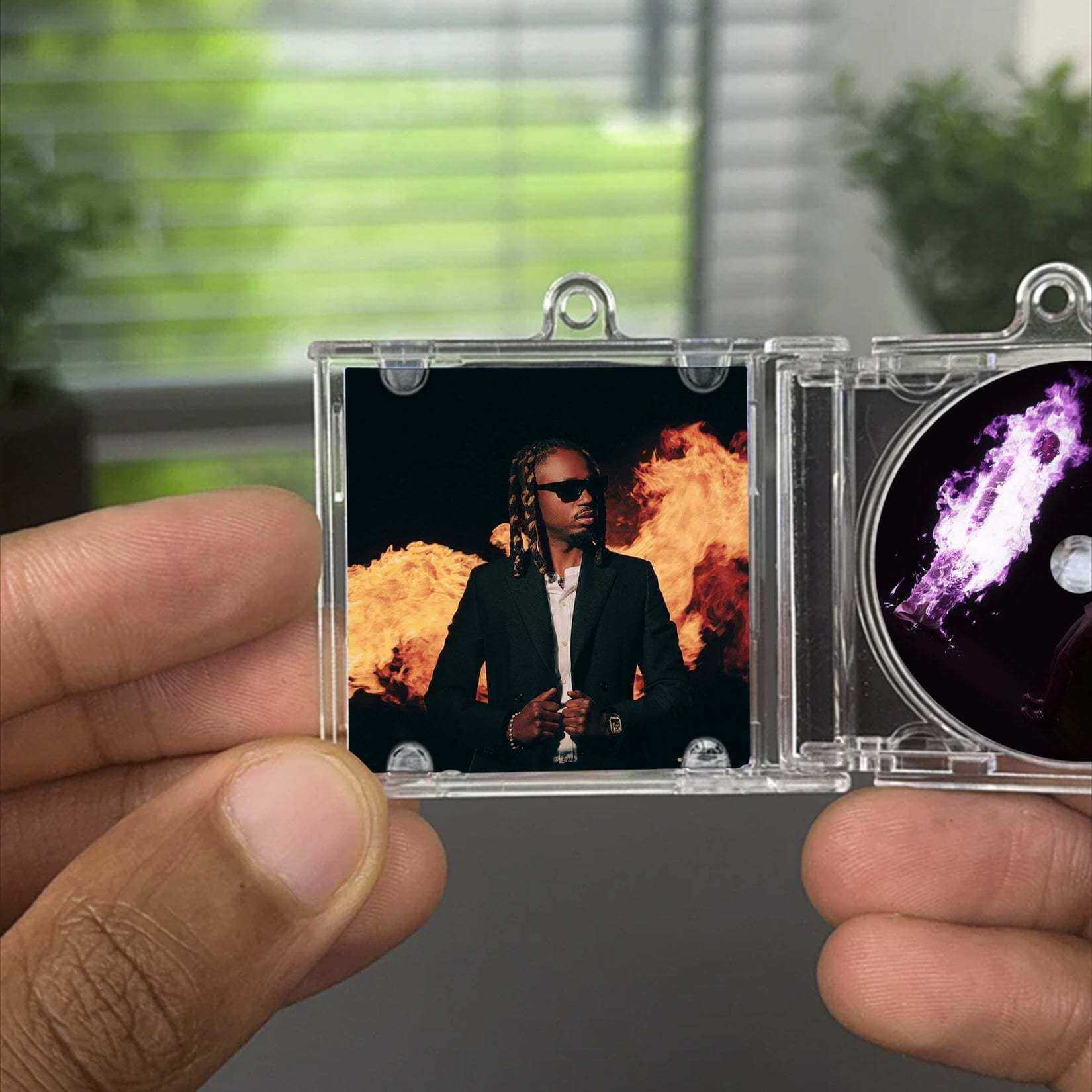 HEROES & VILLAINS NFC Keychain