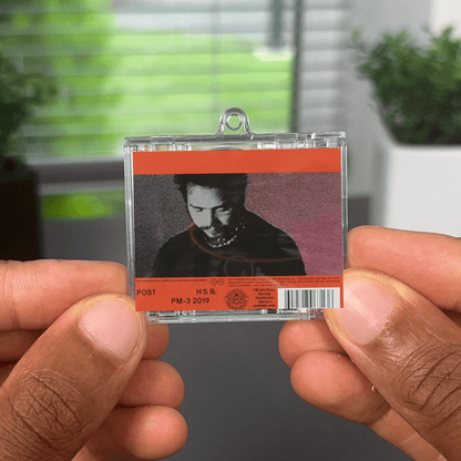Hollywood's Bleeding Albumtag