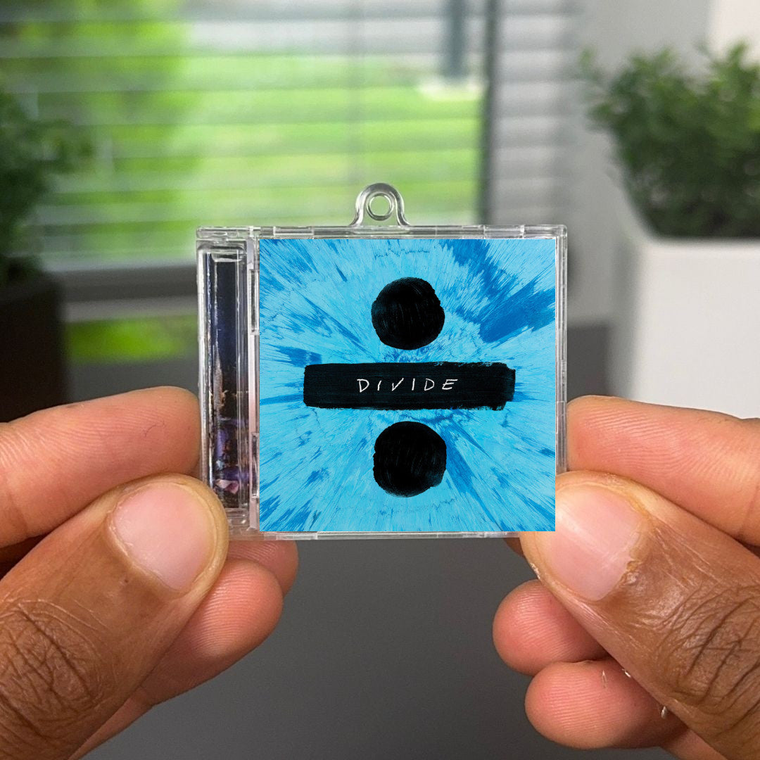 ÷ (Deluxe) llavero NFC