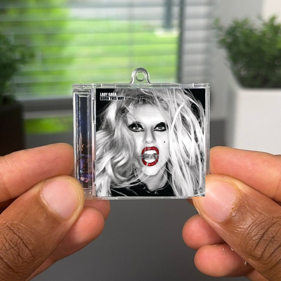 Born This Way (International Special Edition Version) llavero NFC