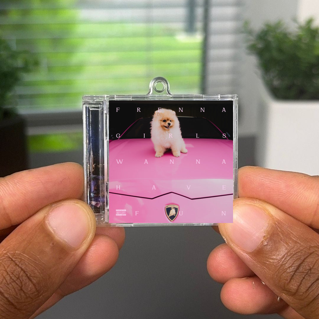 GIRLS WANNA HAVE FUN llavero NFC