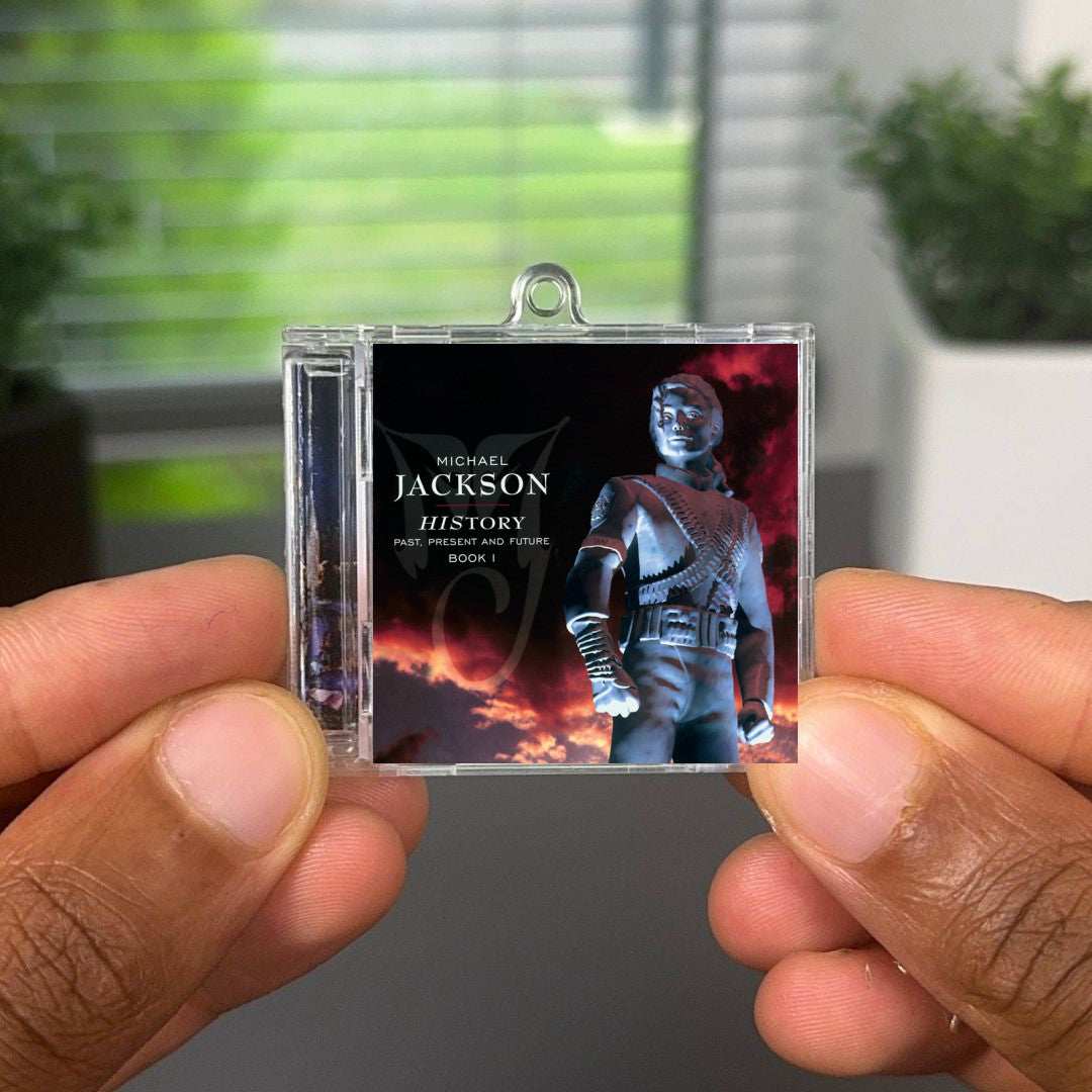 HIStory - PAST, PRESENT AND FUTURE - BOOK I llavero NFC