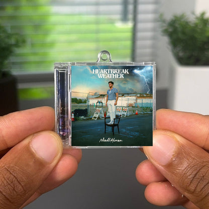 Heartbreak Weather llavero NFC