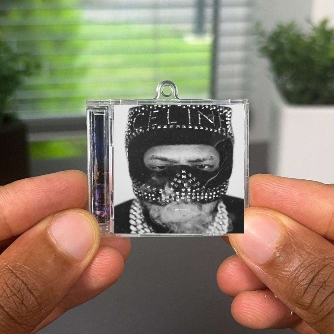 Hitler Wears Hermes 8: Side B llavero NFC