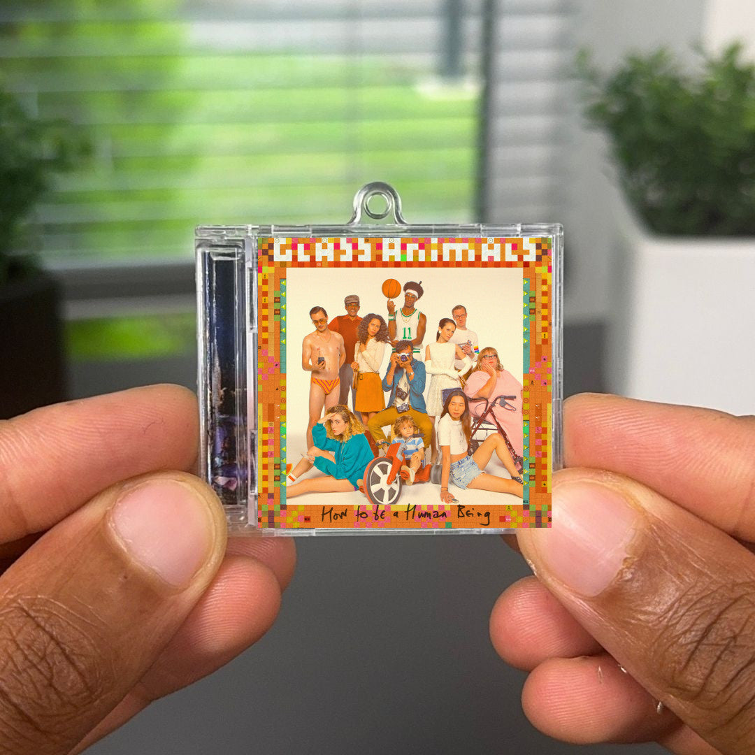 How To Be A Human Being llavero NFC