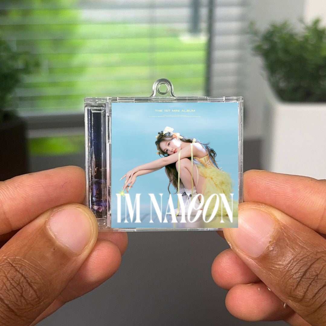 IM NAYEON llavero NFC