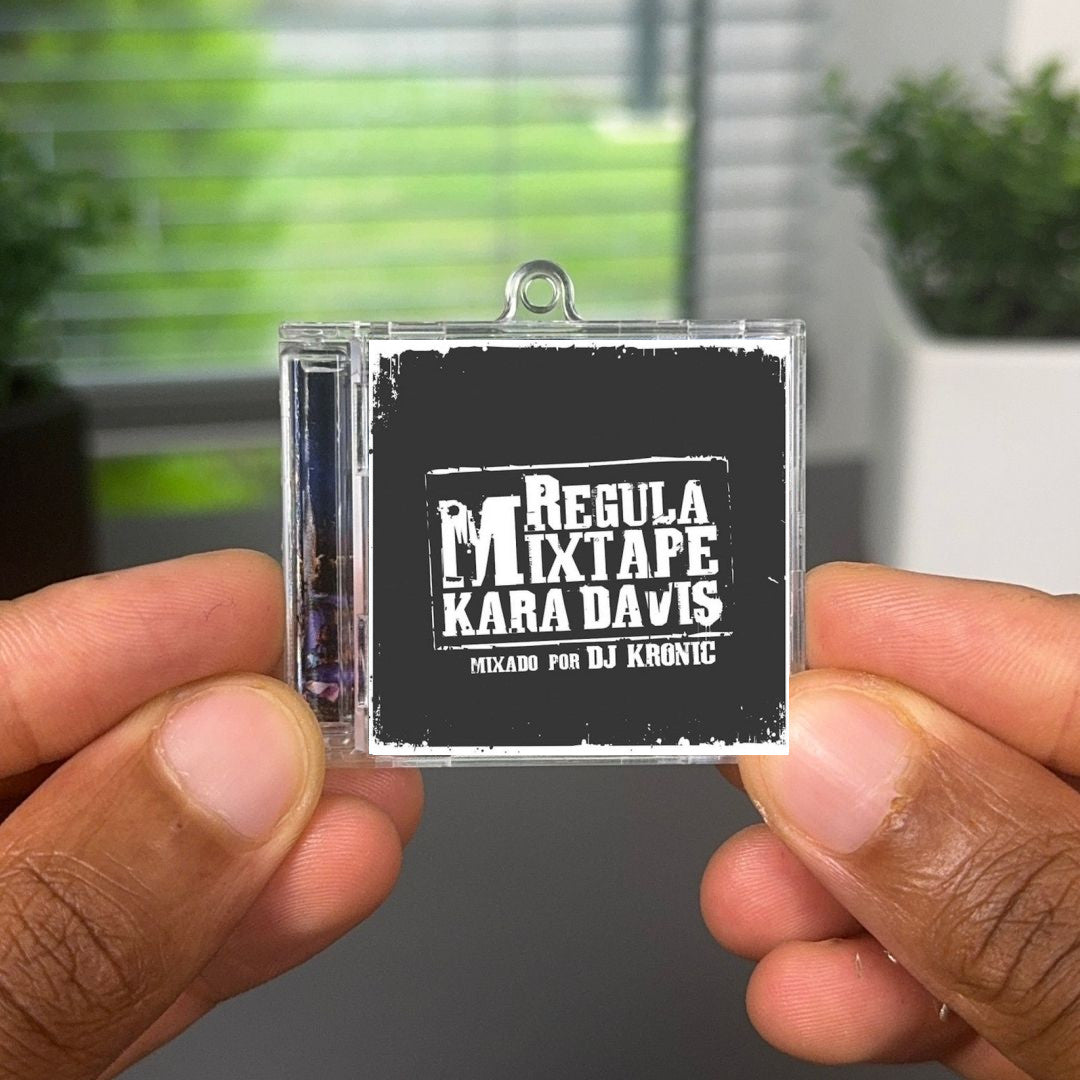 Kara Davis llavero NFC