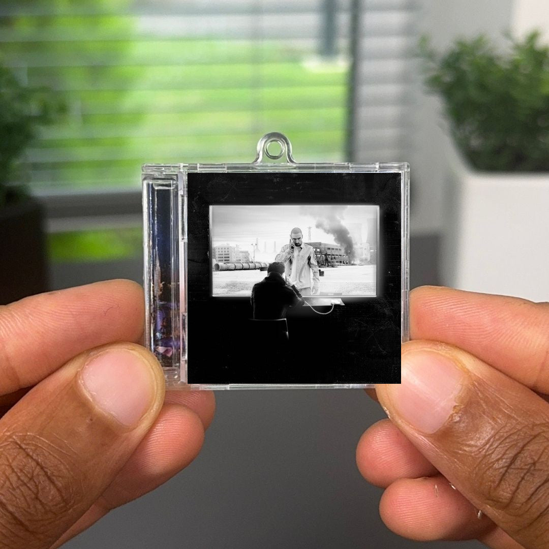 Last 2 People on Earth llavero NFC