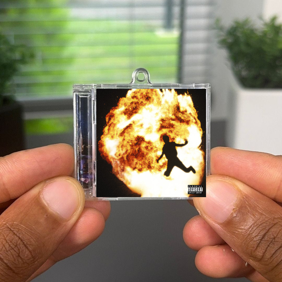 NOT ALL HEROES WEAR CAPES (Deluxe) llavero NFC