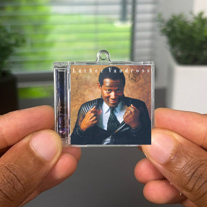 Never Too Much llavero NFC