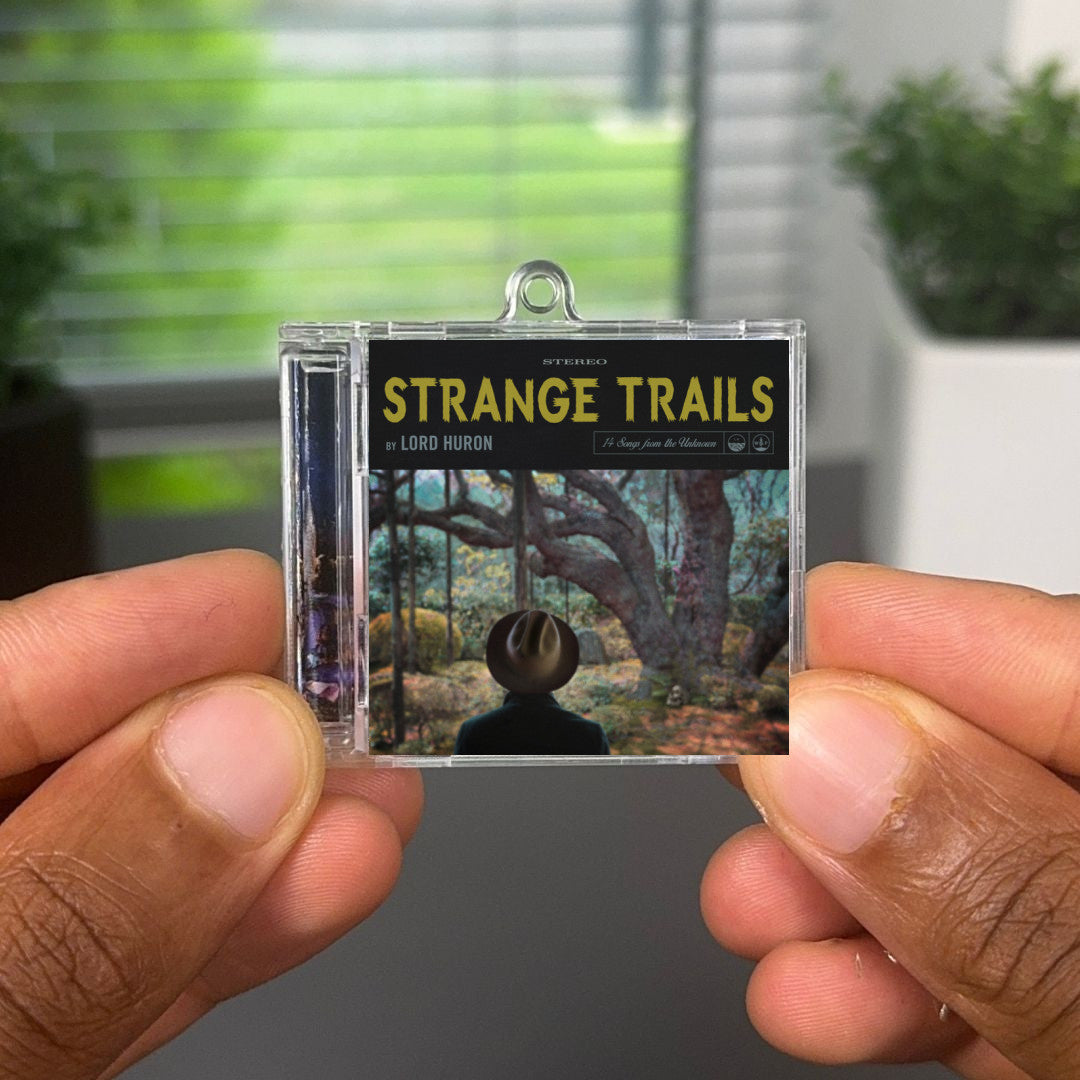 Strange Trails llavero NFC