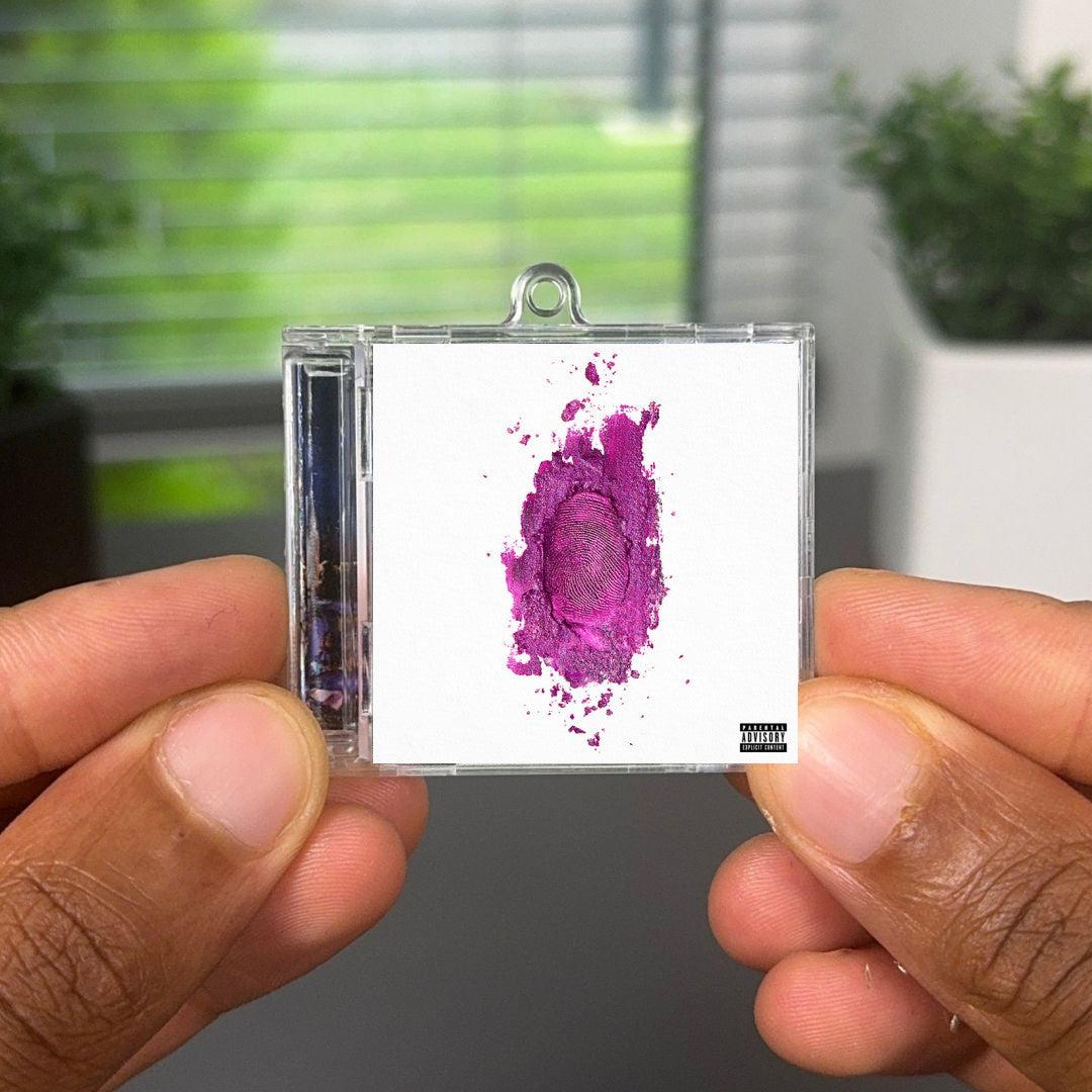 The Pinkprint (International Deluxe Explicit) llavero NFC