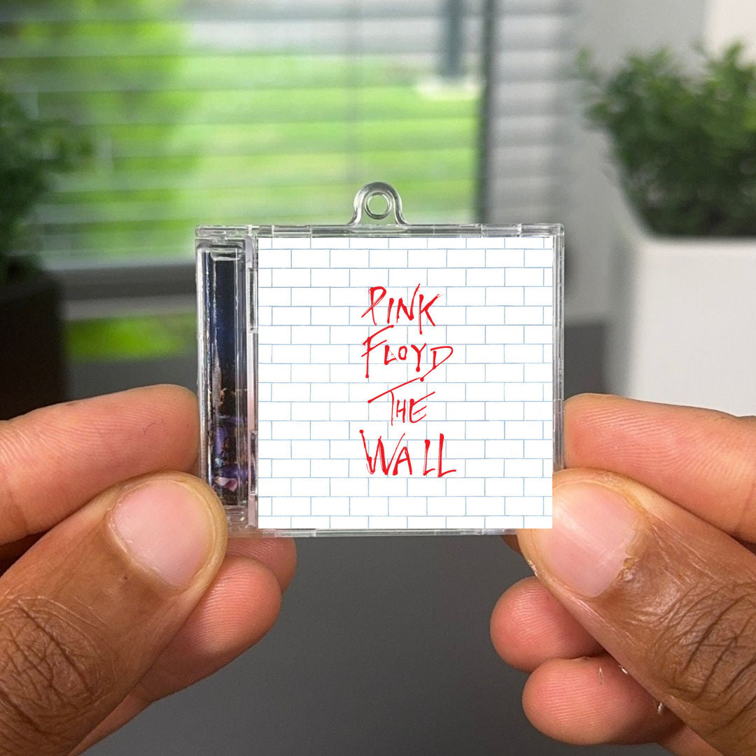 The Wall (Remastered) llavero NFC