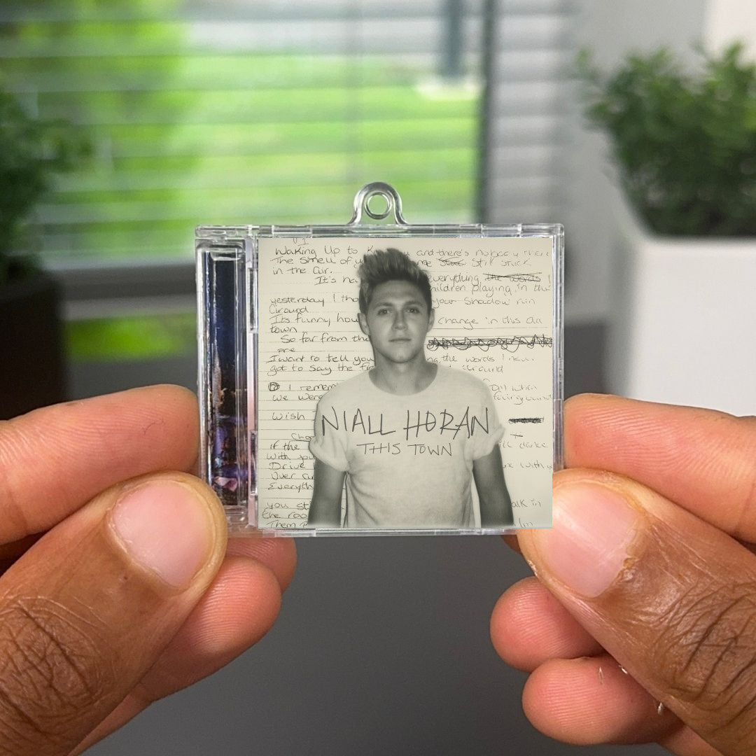 This Town llavero NFC