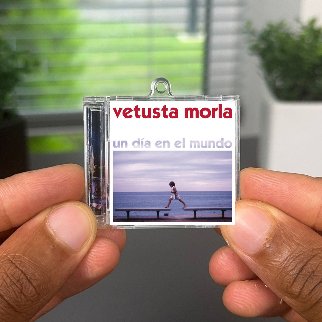 Un Día en el Mundo llavero NFC