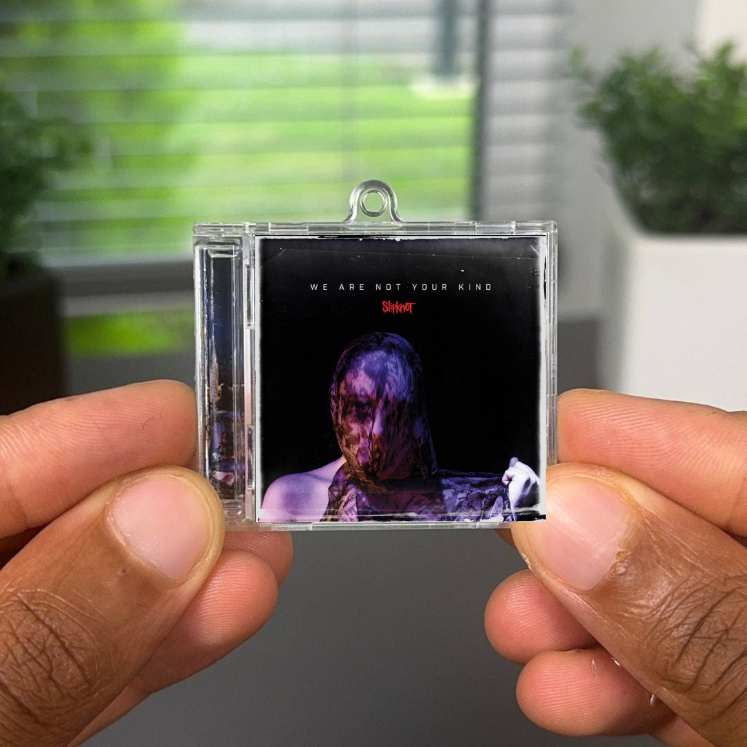 We Are Not Your Kind llavero NFC