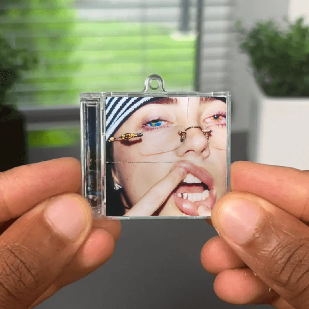 L’AMOUR DE MA VIE [OVER NOW EXTENDED EDIT] NFC Keychain
